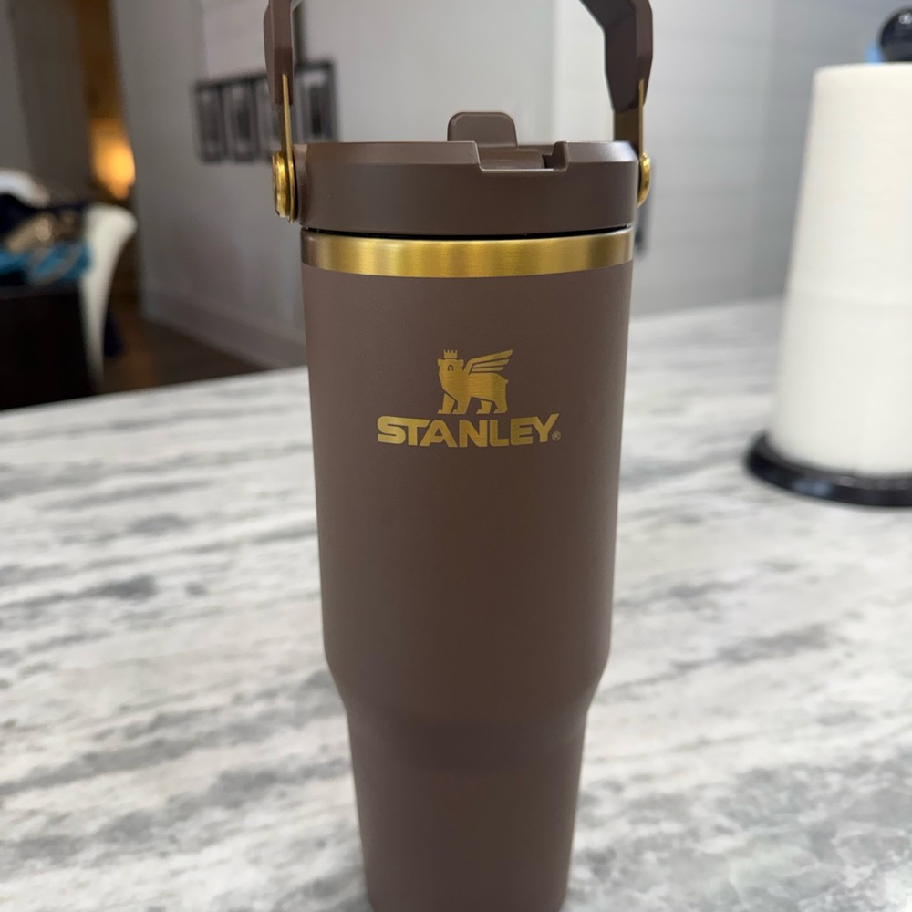 Stanley Espresso Gold IceFlow Flip Straw 30oz